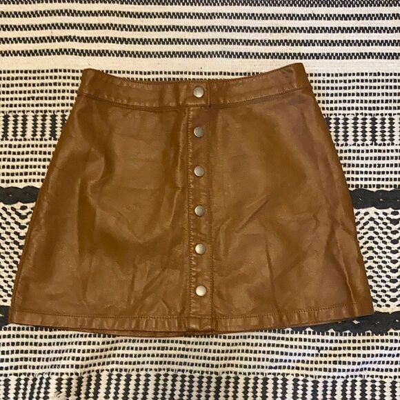 Forever 21 Faux Leather Skirt Small - Picture 2 of 6